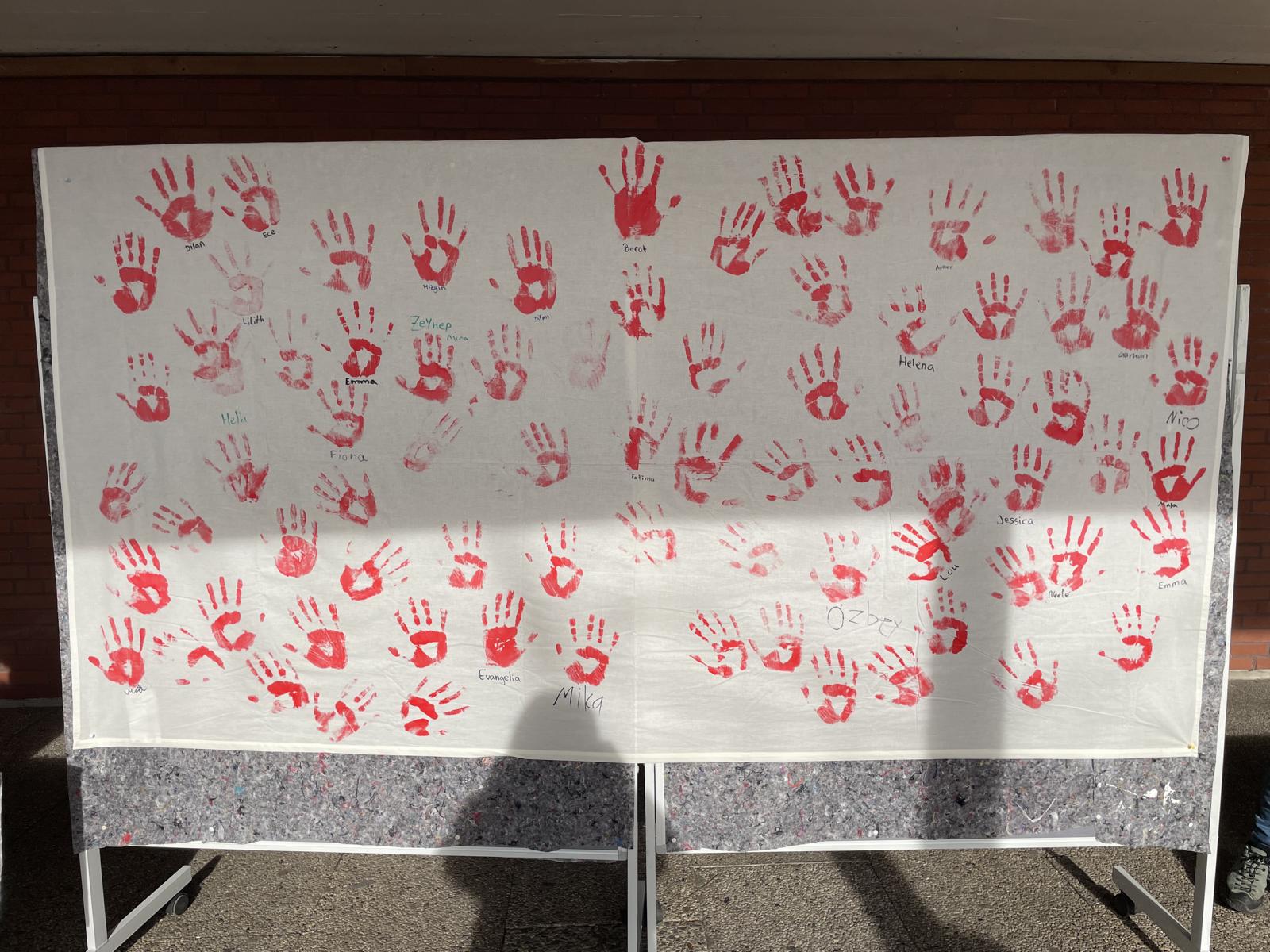 K1600_Red Hand Day4.jpg